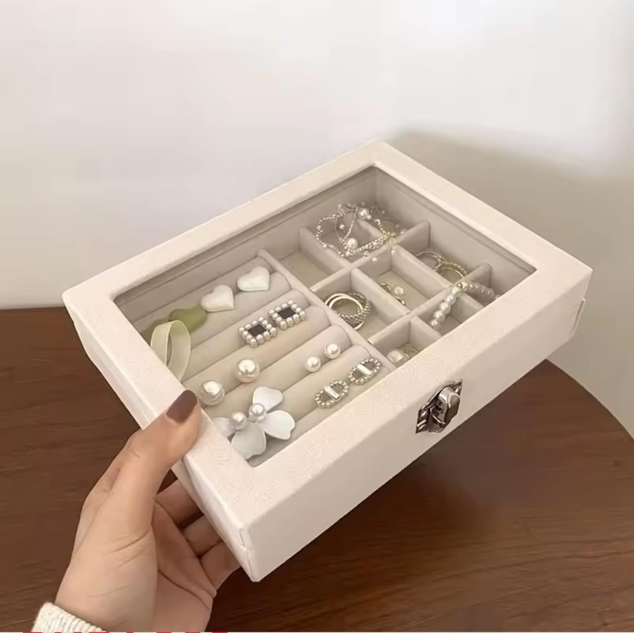 Jewelry Organizer Box for Travelling Leather Box Hair Accessories PU Leather Small Jewelry Box, Travel Portable Jewelry Case for Ring, Pendant, Earring, Necklace, Bracelet Organizer Storage Holder Boxes Mini Jewelry Box Girls Women